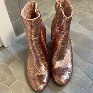 New Without Box Womens Light Pink Sequin High Heel Boots size 7